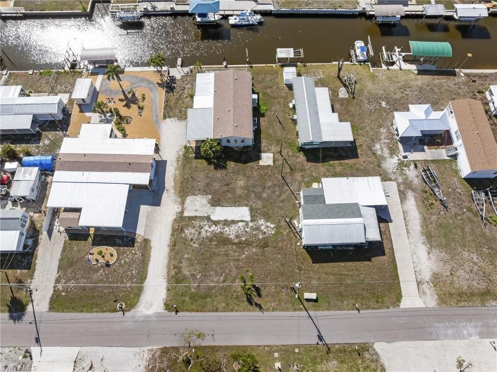 4987 Flamingo Dr, Saint James City, FL 33956 Photo