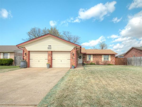 833 SE 9th Street, Moore, OK 73160