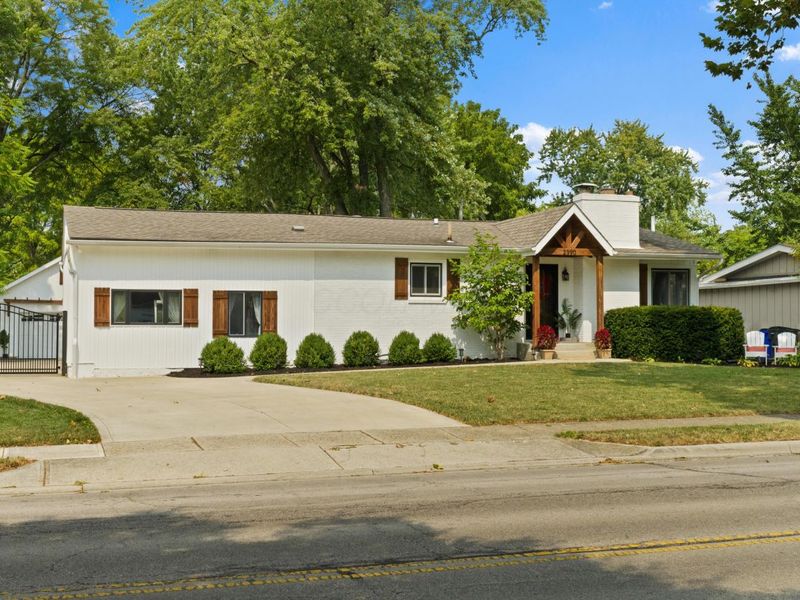 2390 Zollinger Road, Upper Arlington, OH 43221 Photo 1