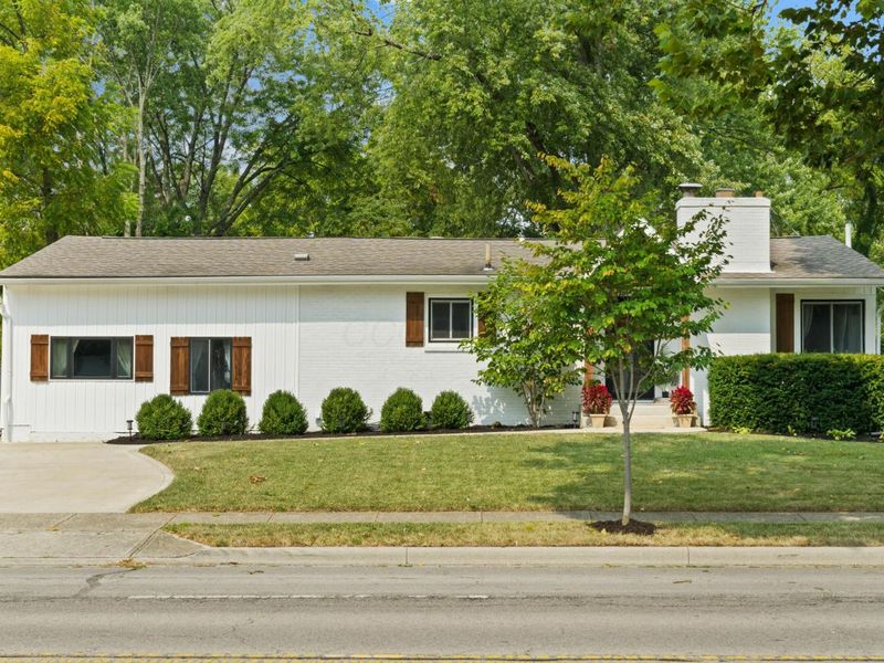 2390 Zollinger Road, Upper Arlington, OH 43221 Photo 3