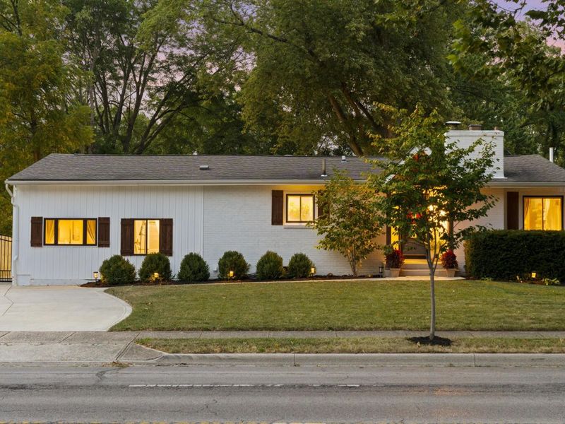 2390 Zollinger Road, Upper Arlington, OH 43221 Photo 4