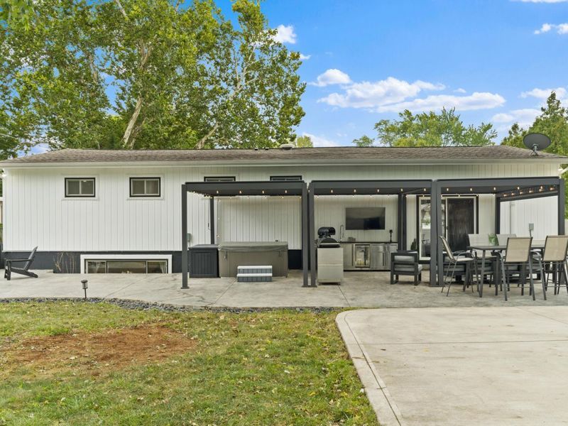 2390 Zollinger Road, Upper Arlington, OH 43221 Photo 71