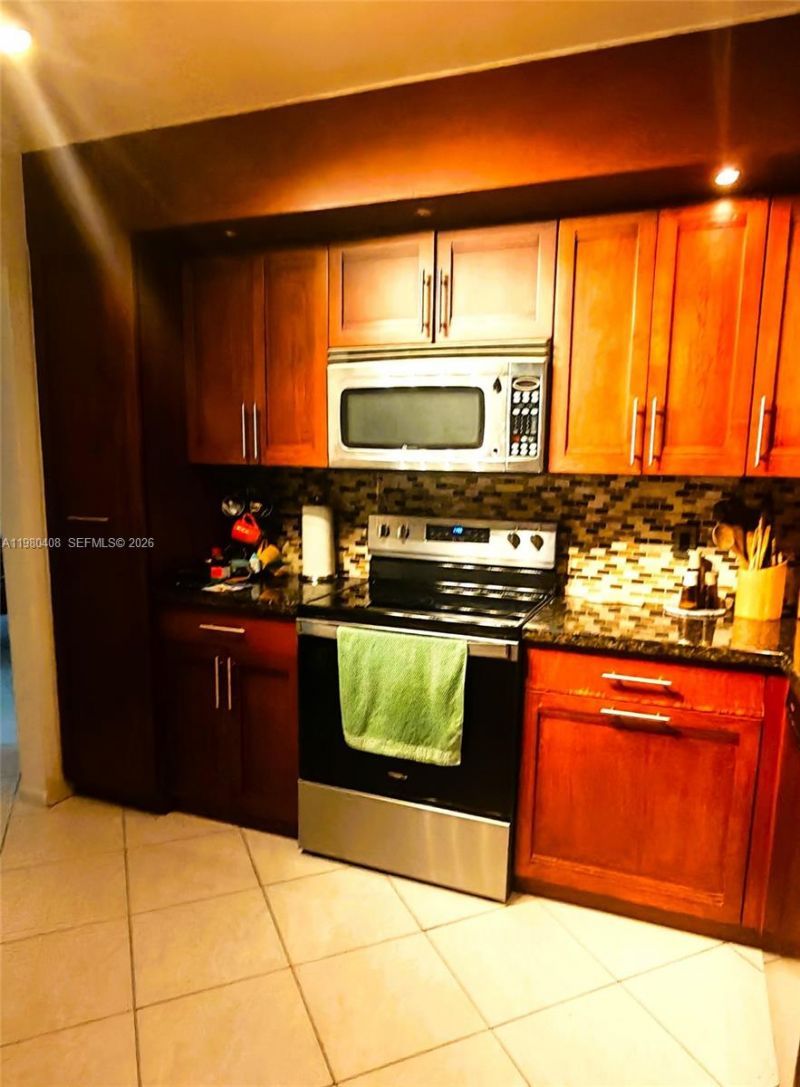 2802 N 46 Ave , Unit 521B, Hollywood, FL 33021 Photo