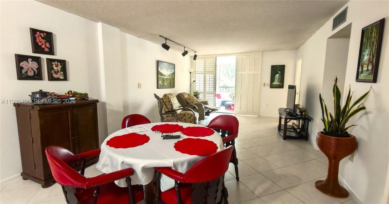 2802 N 46 Ave , Unit 521B, Hollywood, FL 33021 Photo