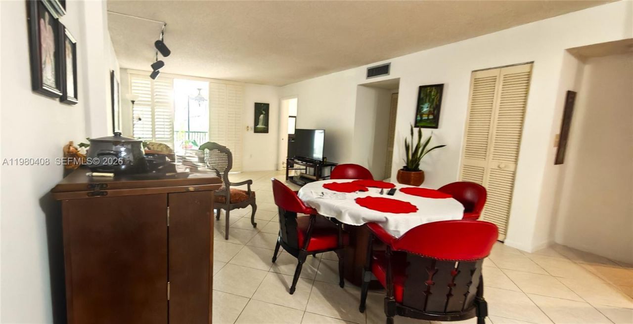 2802 N 46 Ave , Unit 521B, Hollywood, FL 33021 Photo