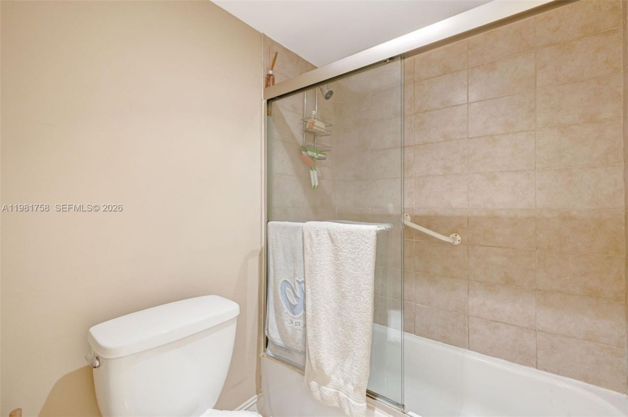 9273 Collins Ave , Unit 1109, Surfside, FL 33154 Photo