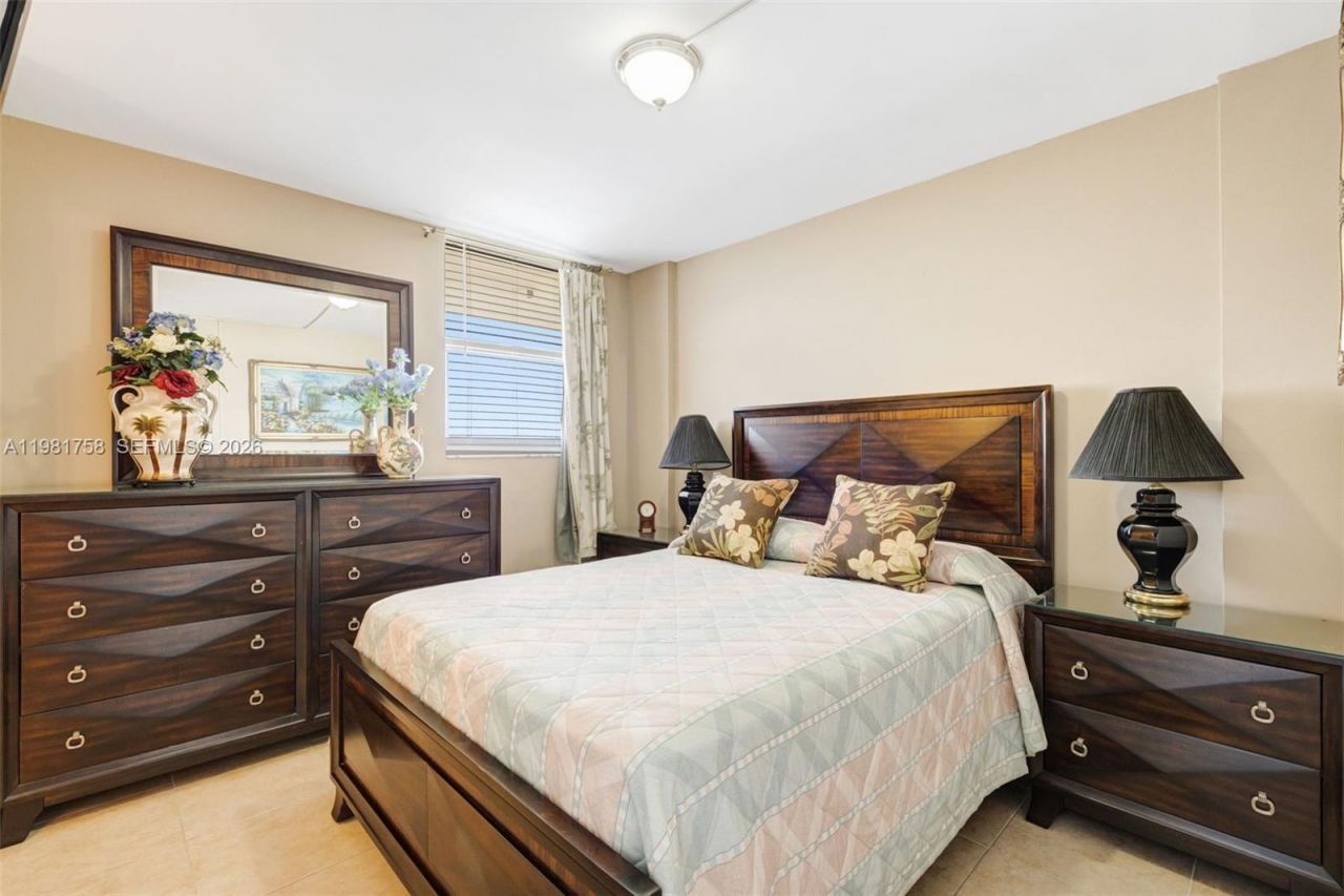 9273 Collins Ave , Unit 1109, Surfside, FL 33154 Photo