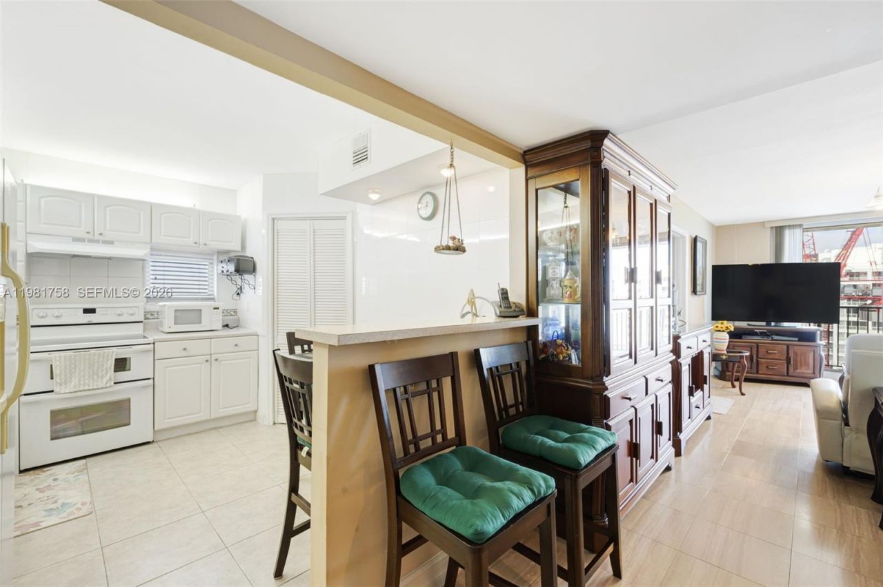 9273 Collins Ave , Unit 1109, Surfside, FL 33154 Photo