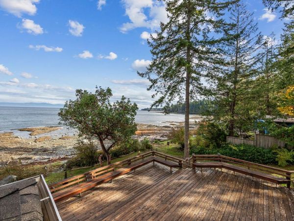3495 Harwood Rd, Hornby Island, BC V0R 1Z0