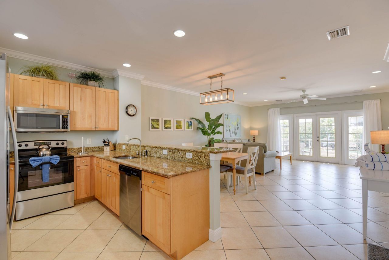 12399 Overseas Highway, Unit 5, Marathon, FL 33050 Photo