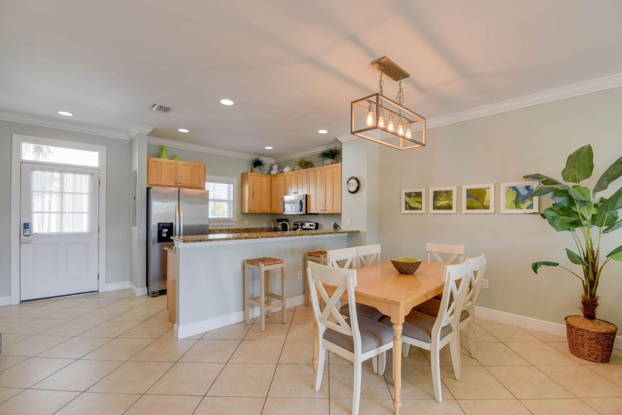 12399 Overseas Highway, Unit 5, Marathon, FL 33050 Photo