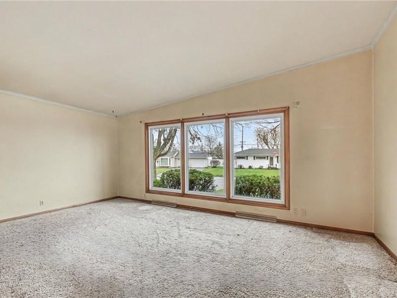 114 Cherry Lane, Wapakoneta, OH 45895 Photo 8