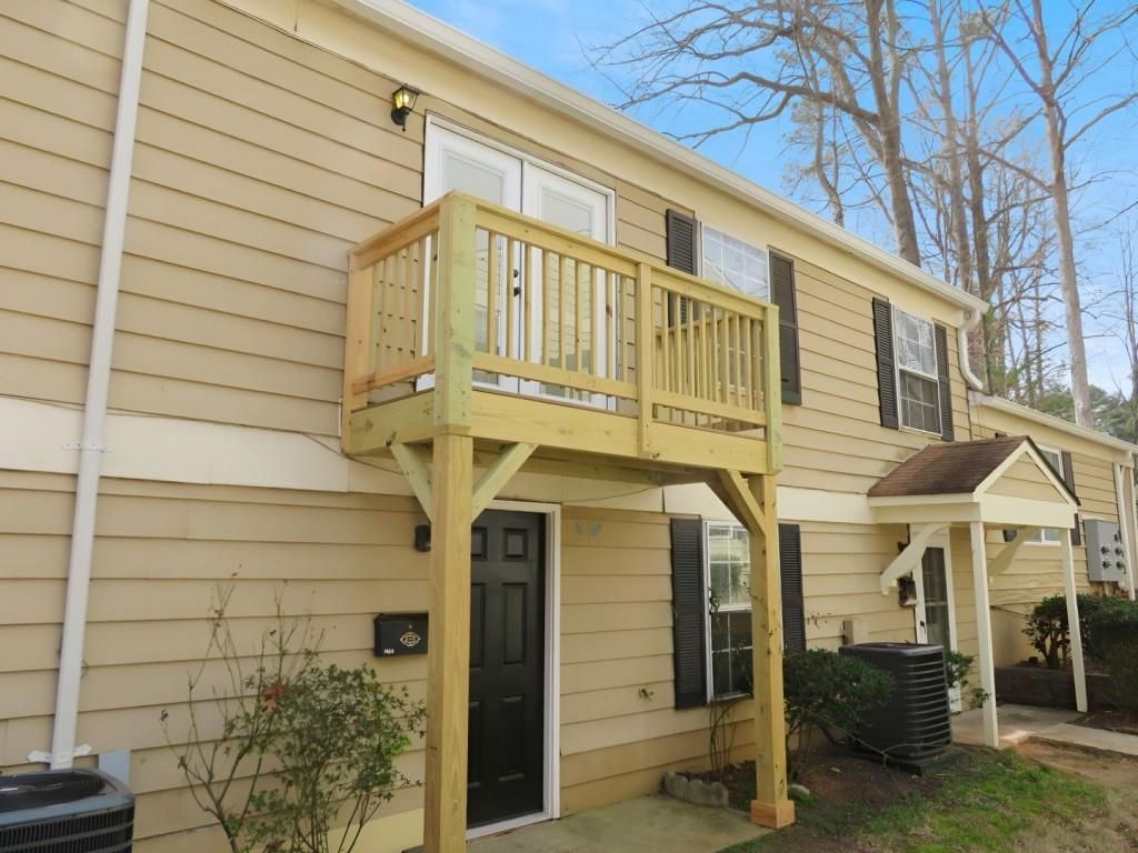 1336 Surrey Lane Sw, Marietta, GA 30008 Main Photo