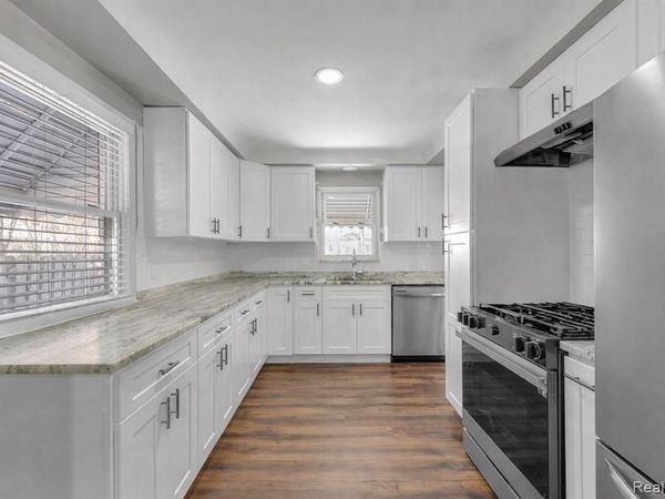 6725 Schaller Drive, Garden City, MI 48135