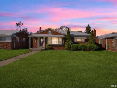 6725 Schaller Drive, Garden City, MI 48135