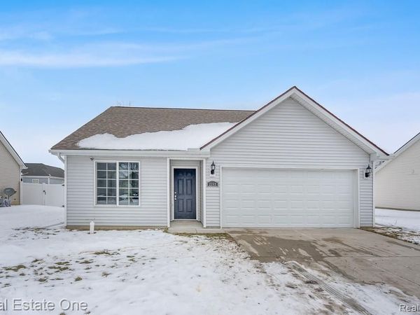 2249 Legacy Drive, Burton, MI 48519