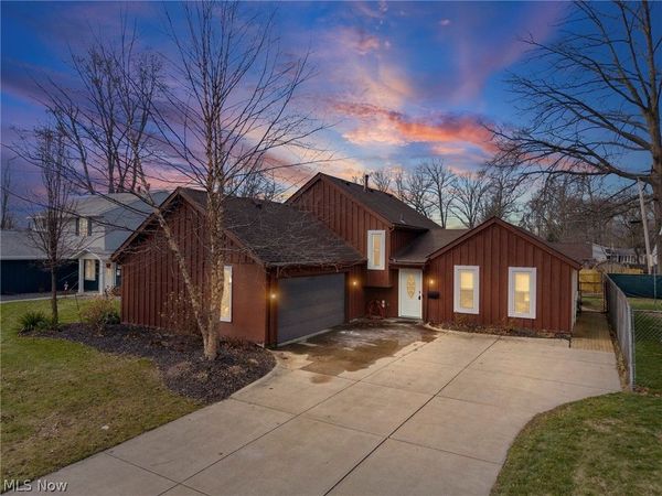 110 Wilshire Court , Elyria, OH 44035