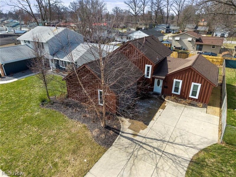 110 Wilshire Court, Elyria, OH 44035 Photo 3