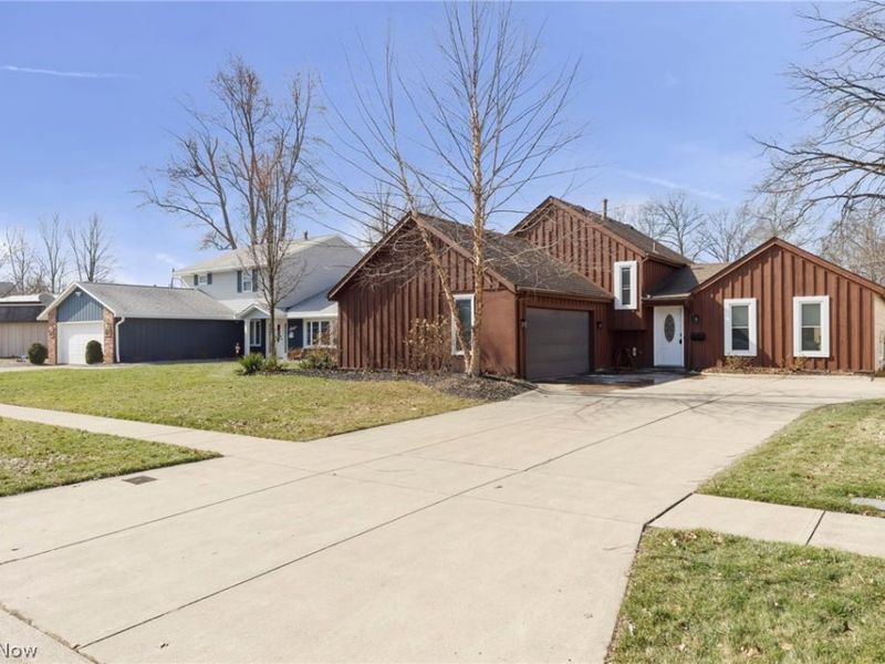 110 Wilshire Court, Elyria, OH 44035 Photo 5