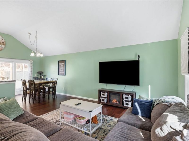 110 Wilshire Court, Elyria, OH 44035 Photo 8