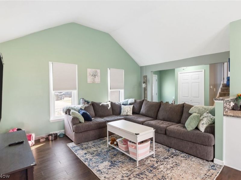 110 Wilshire Court, Elyria, OH 44035 Photo 9