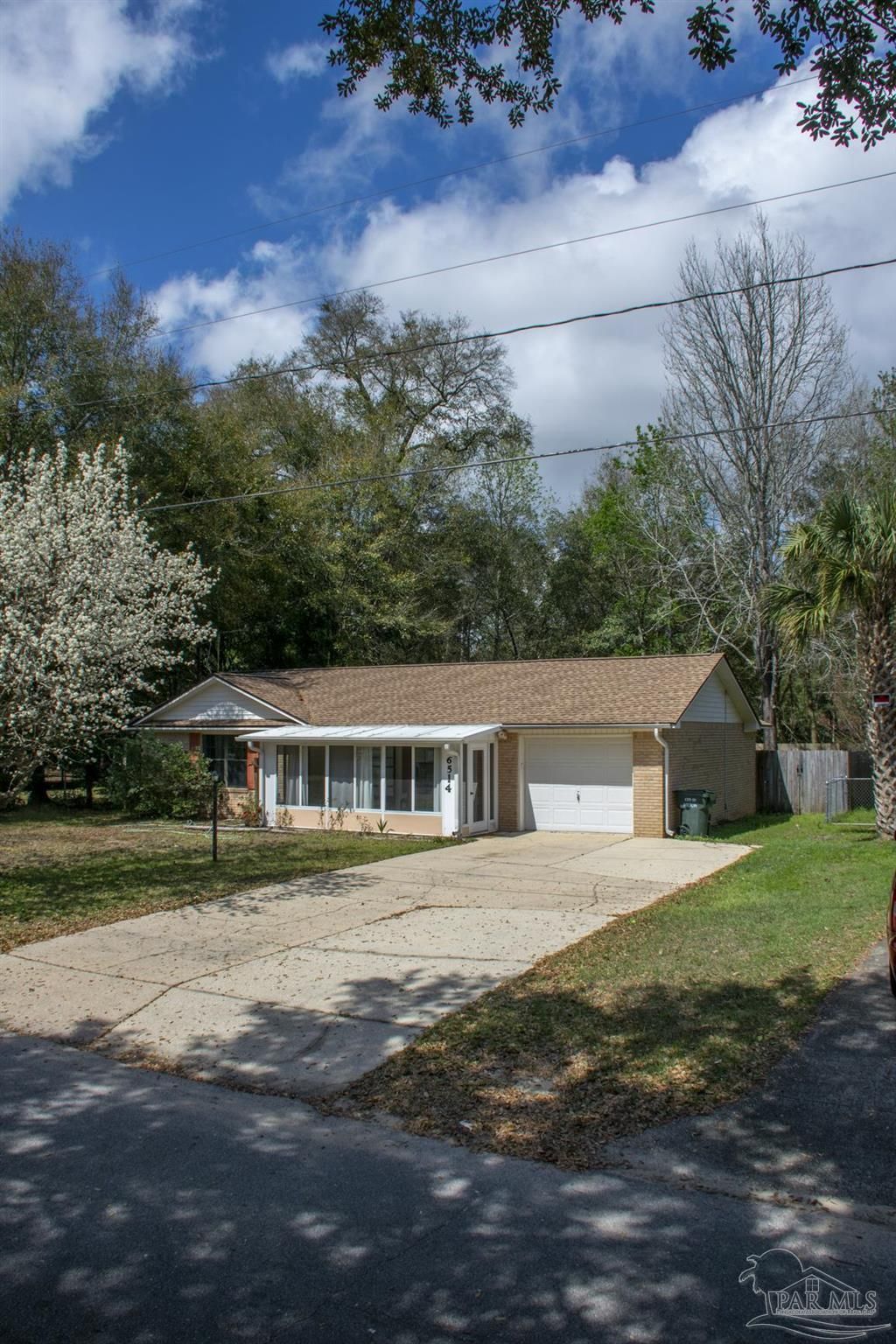 6514 Oakcrest Rd, Milton, FL 32570 Main Photo
