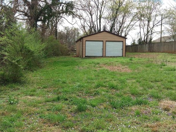 305 Shannon St, Muscle Shoals, AL