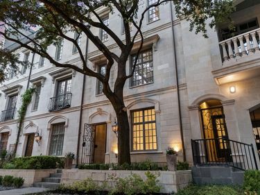 2214 Worthington Street, Dallas, TX 75204