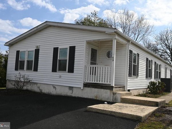 69 MAPLELEAF DRIVE, SELLERSVILLE, PA 18960