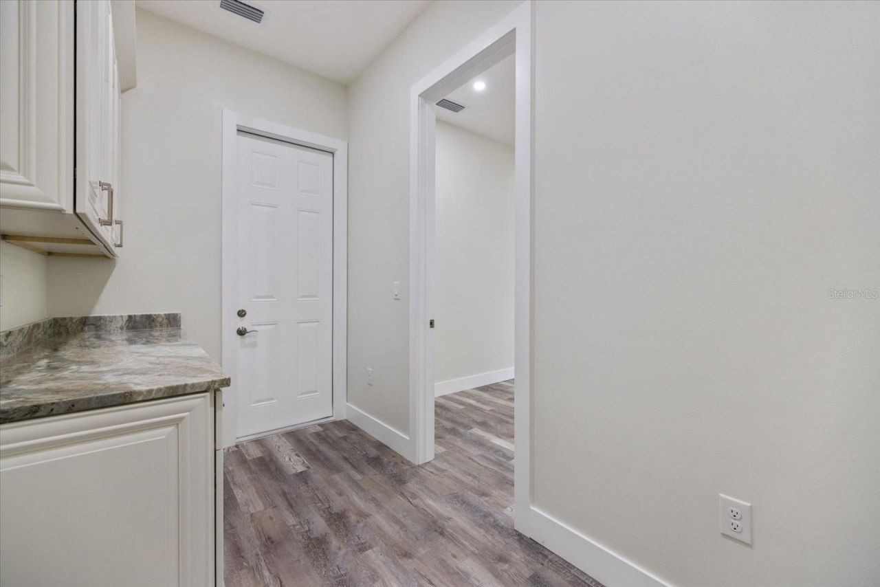 3525 Mcintosh Road, Sarasota, FL 34232 Photo