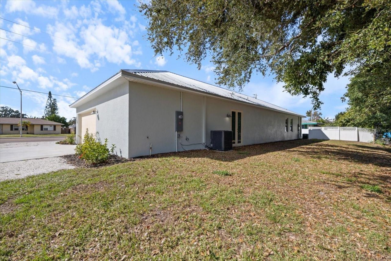 3525 Mcintosh Road, Sarasota, FL 34232 Photo