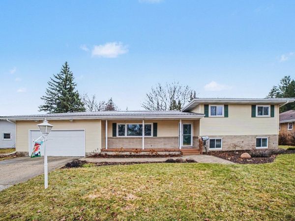 905 Iowa Street, Alma, MI 48801