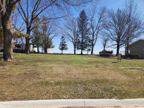 10 Parkview Drive, Eagle Grove, IA 50533