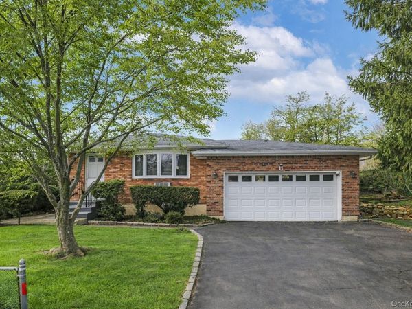 11 Broadway , Ronkonkoma, NY 11779