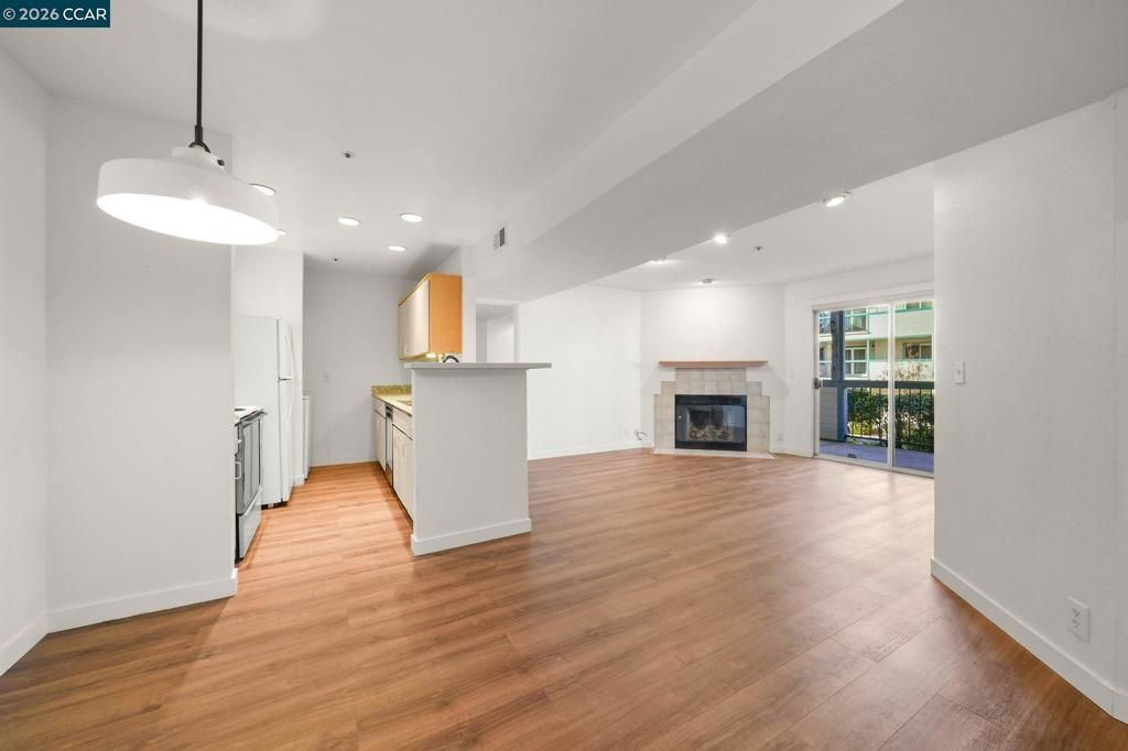 1430 Bel Air Dr, Unit 103, Concord, CA 94521 Main Photo