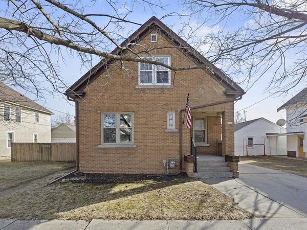 2111 HAMILTON STREET, Manitowoc, WI 54220