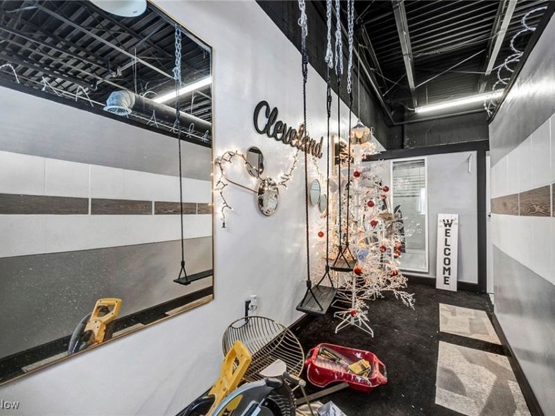 8400-8402 Cedar Avenue, Cleveland, OH 44103 Photo 24