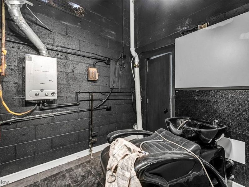 8400-8402 Cedar Avenue, Cleveland, OH 44103 Photo 32