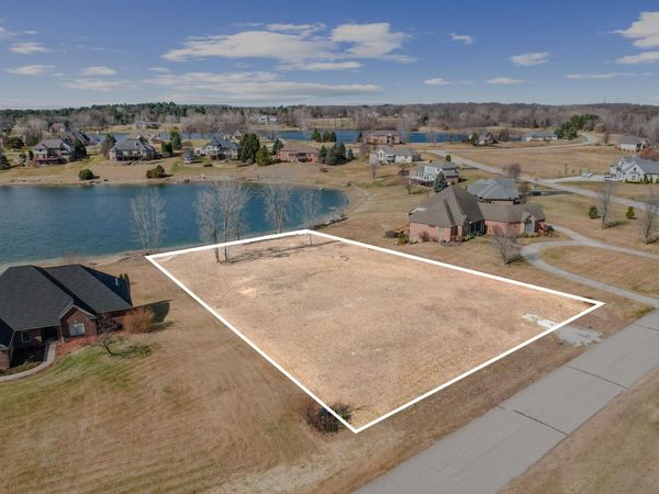 9176 Desert Trail Drive, Milan, MI 48160