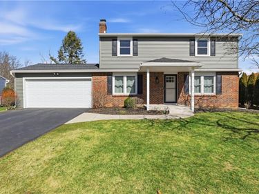 18 Wheatfield Circle, Fairport, NY 14450