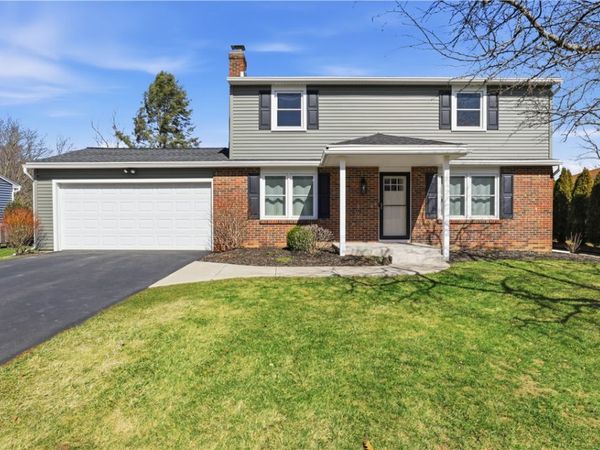 18 Wheatfield Circle, Fairport, NY 14450