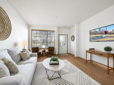 1996 Siefert Street, Chaska, MN 55318