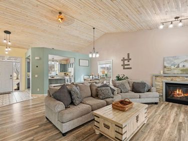 13761 Dorothy Drive, Rogers, MN 55374