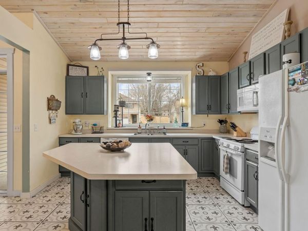 13761 Dorothy Drive, Rogers, MN 55374