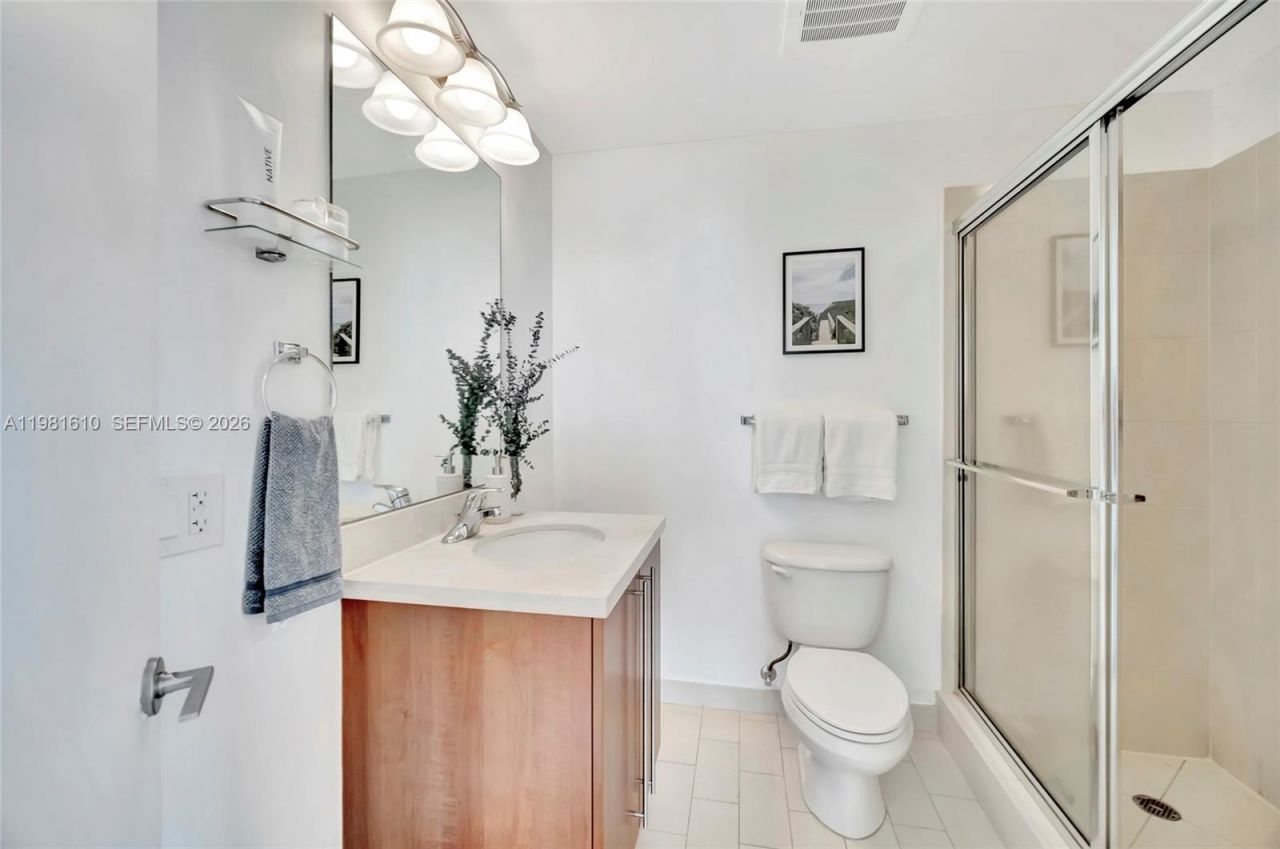 79 SW 12th St , Unit 2201-S, Miami, FL 33130 Photo