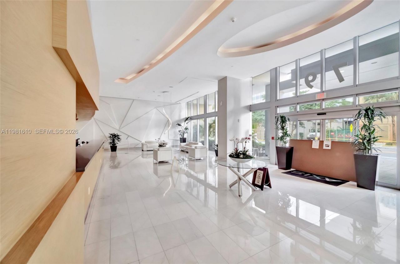 79 SW 12th St , Unit 2201-S, Miami, FL 33130 Photo