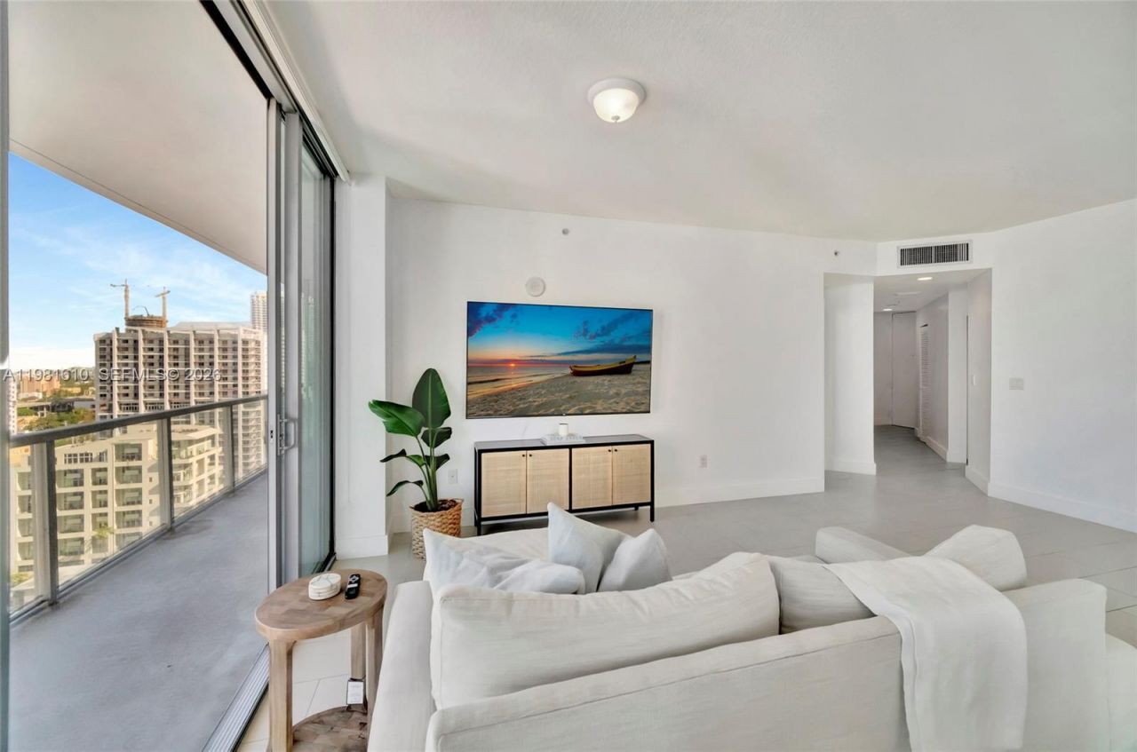 79 SW 12th St , Unit 2201-S, Miami, FL 33130 Photo