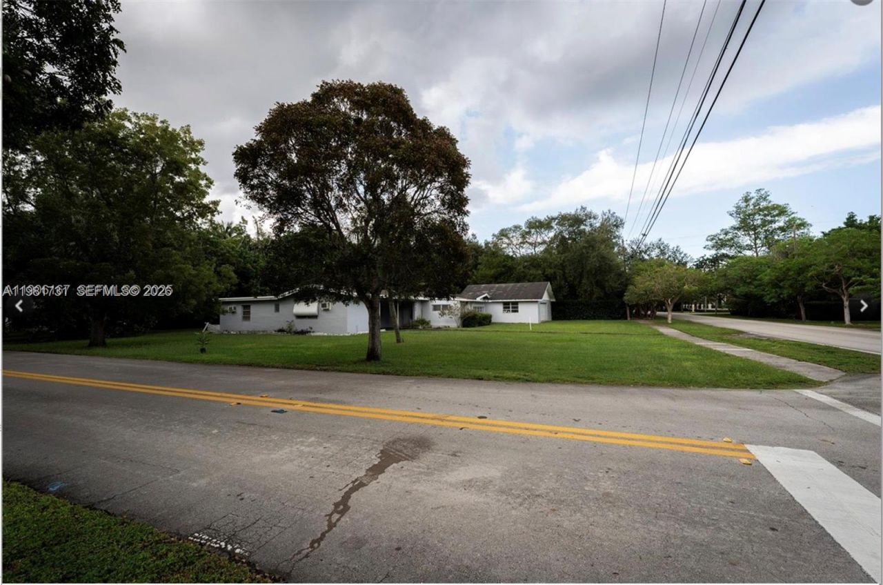 8045 SW 128th St, Pinecrest, FL 33156 Photo