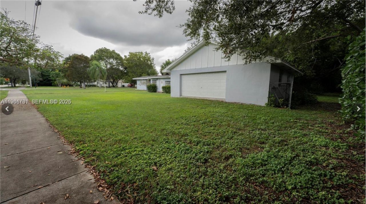 8045 SW 128th St, Pinecrest, FL 33156 Photo