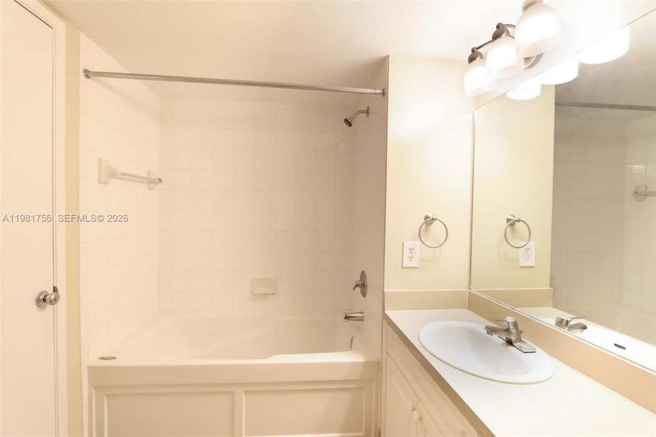 520 SE 5th Ave , Unit 2411, Fort Lauderdale, FL 33301 Photo